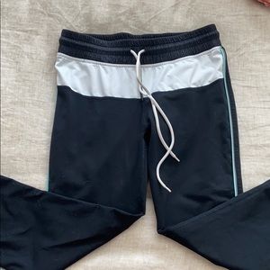 Fabletics cropped leggings